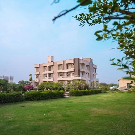Vrindāvan The Govindam Resort מראה חיצוני תמונה