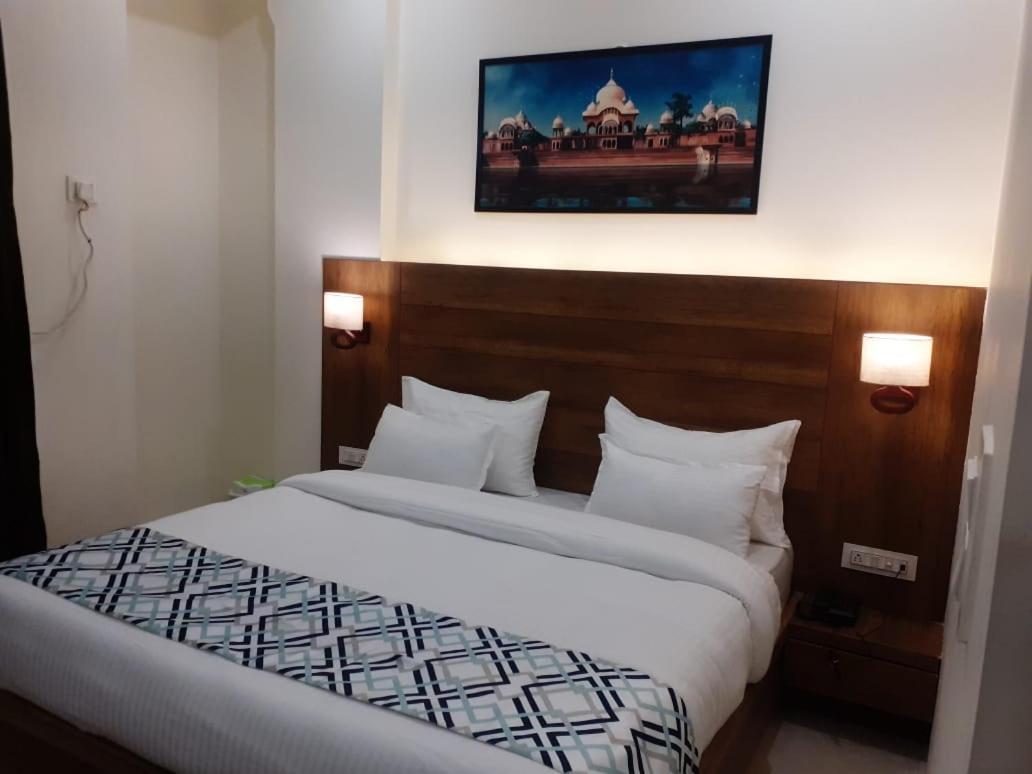 Vrindāvan The Govindam Resort מראה חיצוני תמונה