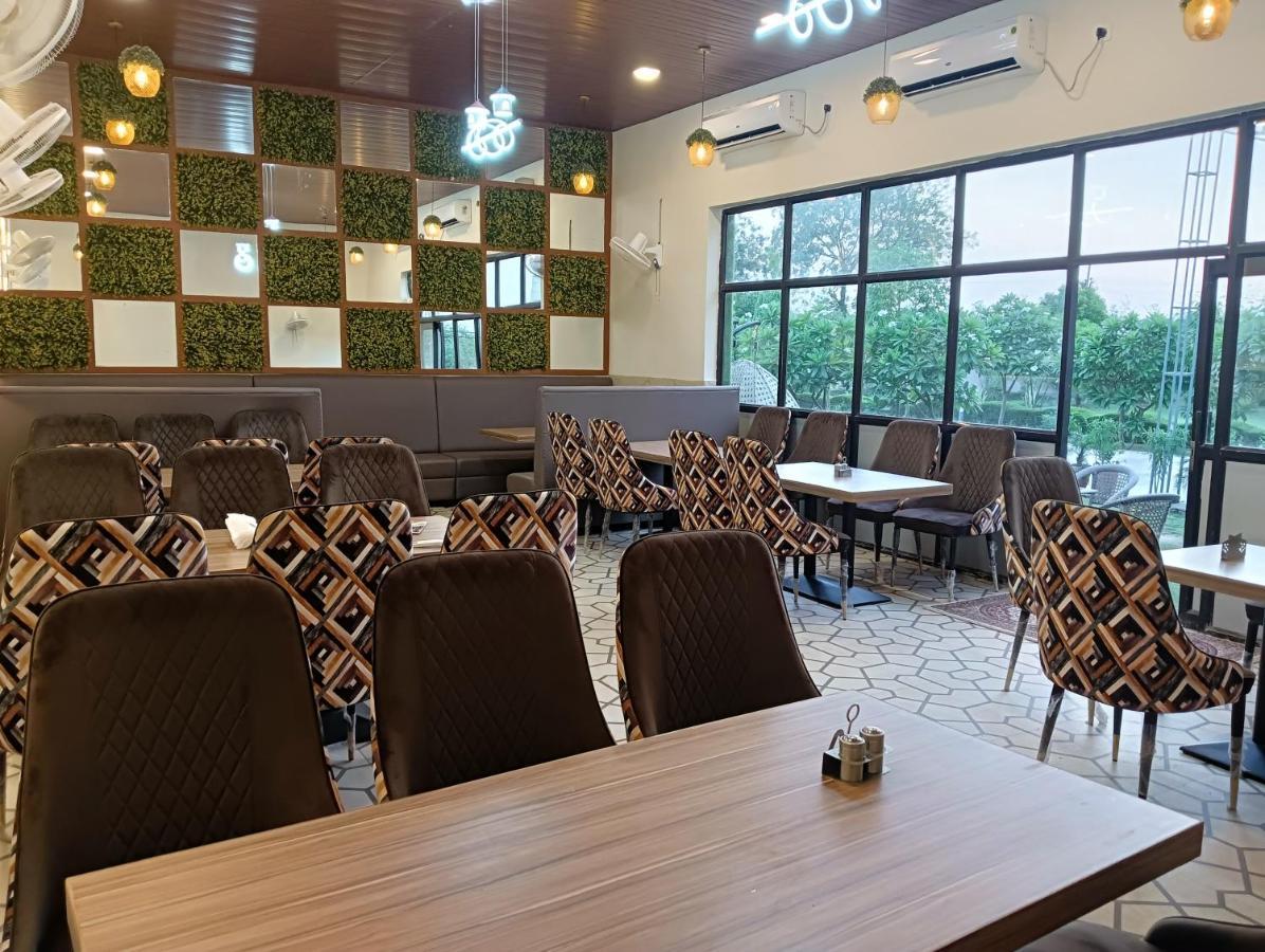 Vrindāvan The Govindam Resort מראה חיצוני תמונה